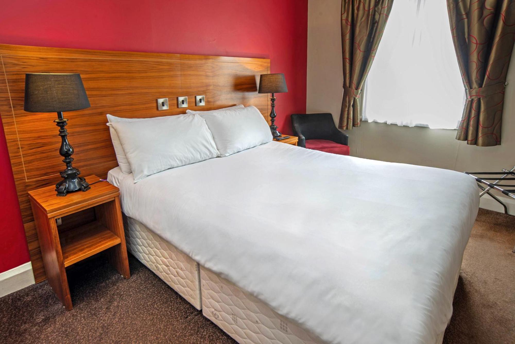 The Shrewsbury Hotel Wetherspoon Exteriér fotografie