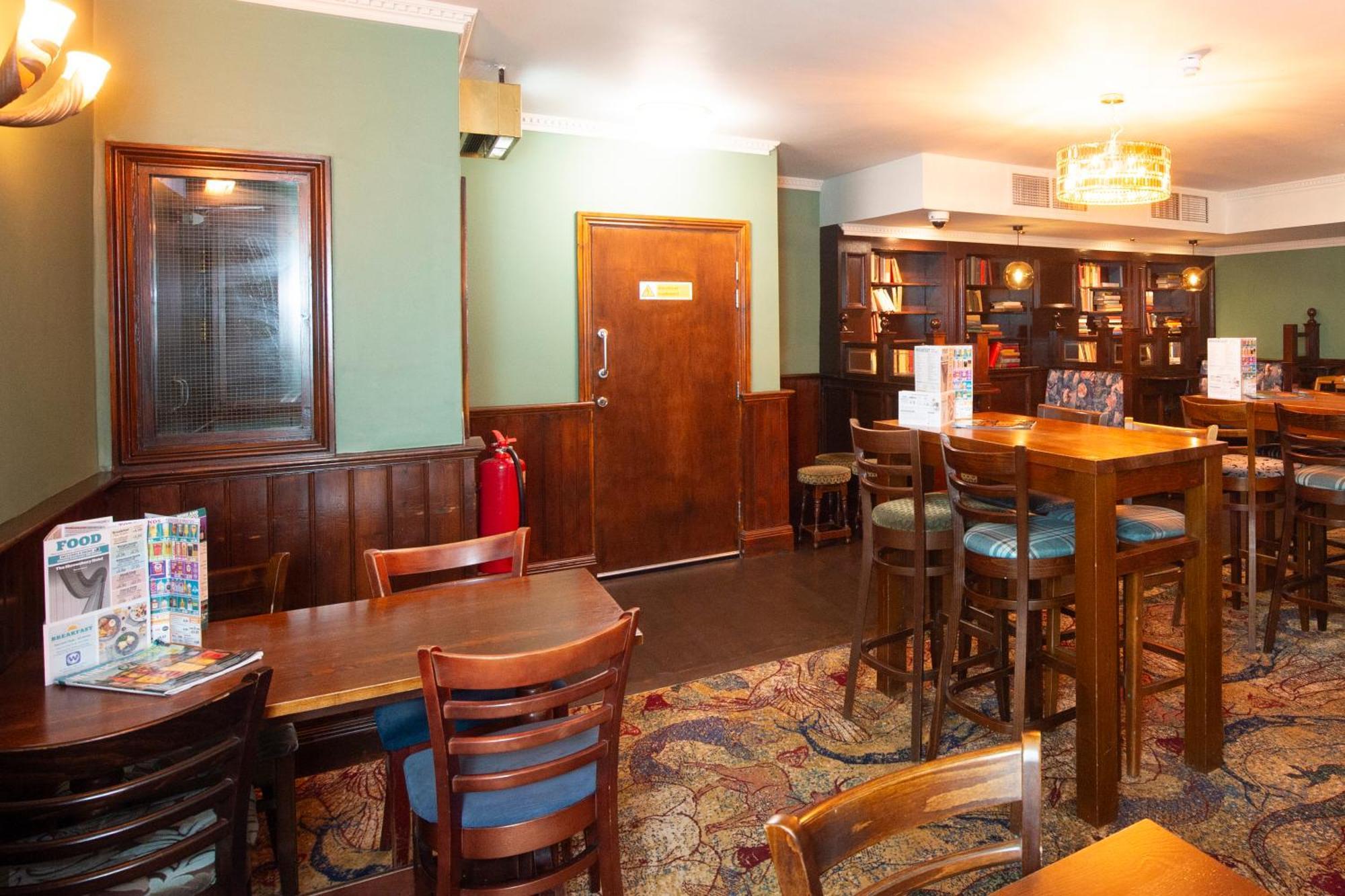 The Shrewsbury Hotel Wetherspoon Exteriér fotografie