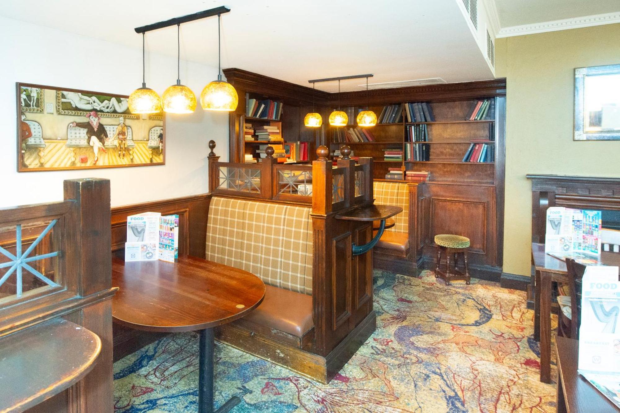 The Shrewsbury Hotel Wetherspoon Exteriér fotografie
